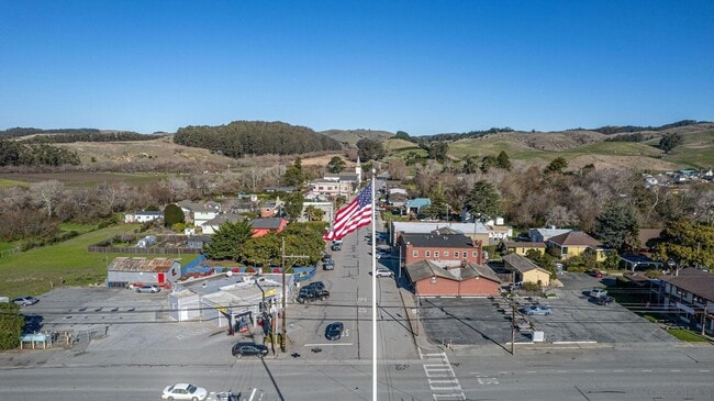Building Photo - 1926 Pescadero Creek Rd