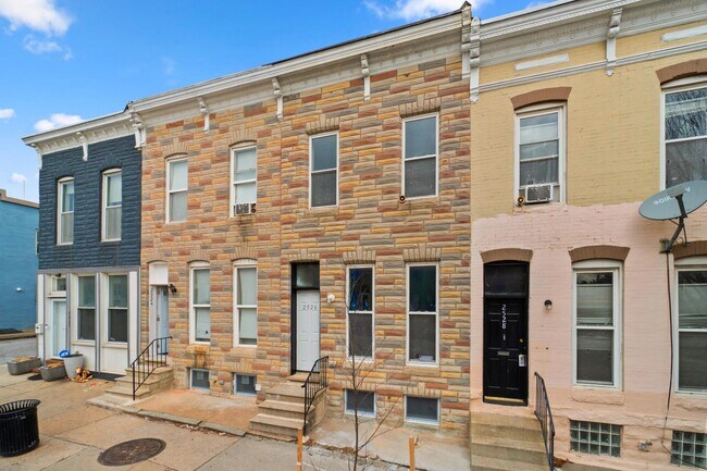Building Photo - 2526 E Fayette St