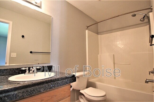 Building Photo - 306 Pietra Way
