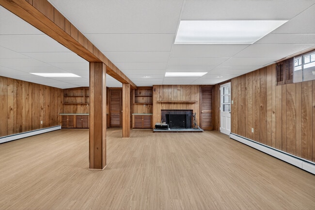 Building Photo - 9 Harbor View S