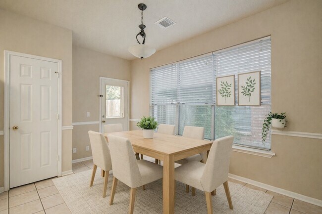 Building Photo - 18422 Auburn Woods Dr