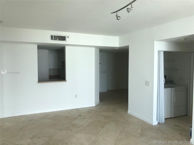 Building Photo - 1250 S Miami Ave