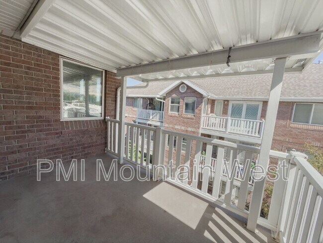 Building Photo - 320 N 500 W