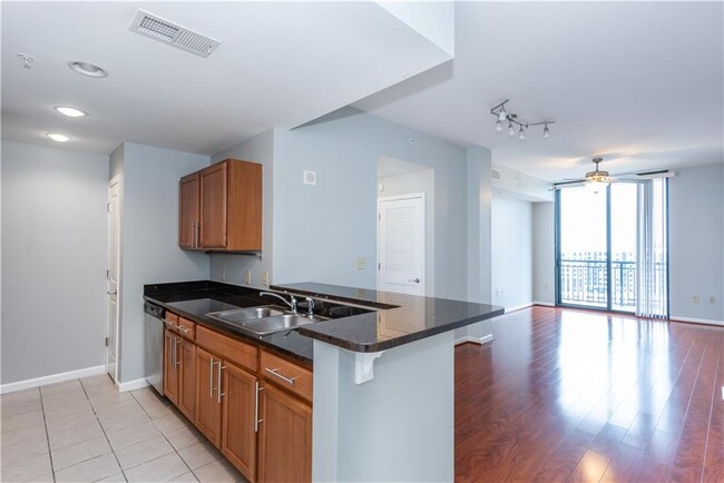 Building Photo - 3040 Peachtree Rd NW