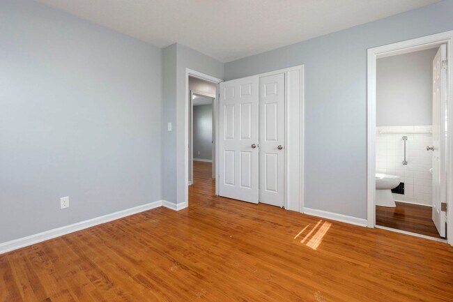 Building Photo - 1702 Bonnyville Blvd