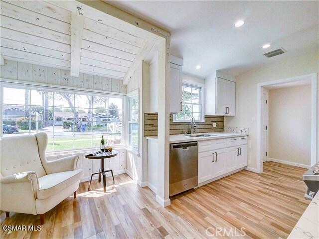 Building Photo - 15931 Tuba St