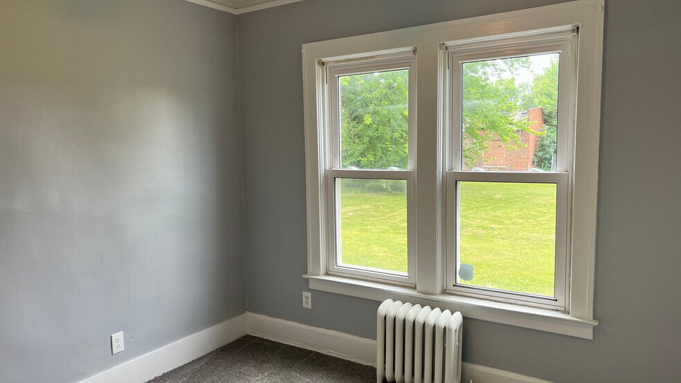 Building Photo - 3337 Sturtevant St