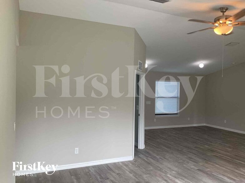 Building Photo - 755 Puccini Ave S