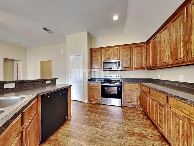 Building Photo - 213 Rawhide St