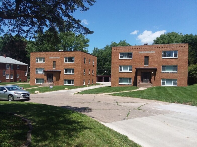 Primary Photo - 2125 21st Ave