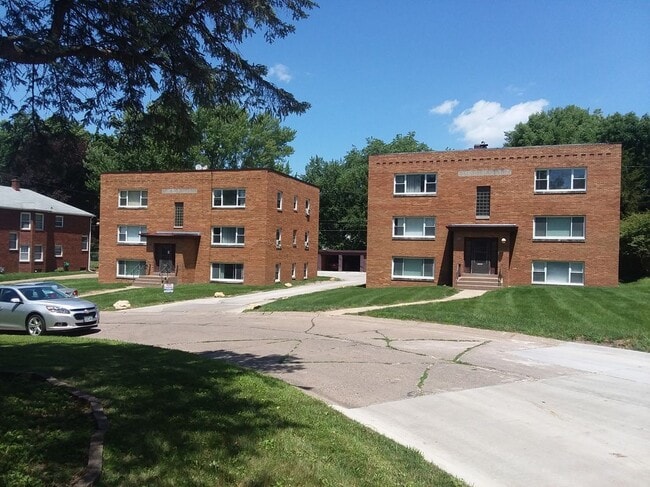 Primary Photo - 2125 21st Ave