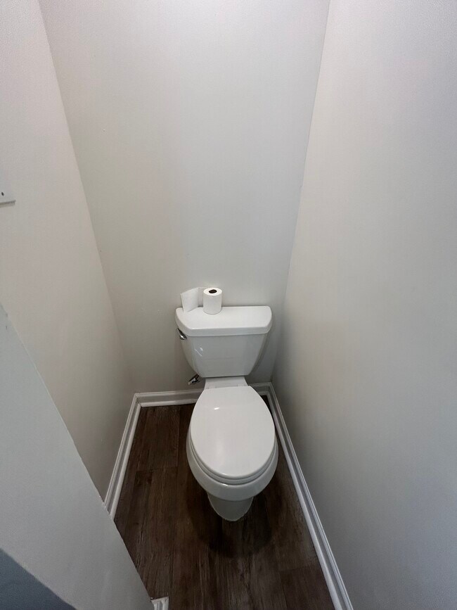 Building Photo - Belcrest