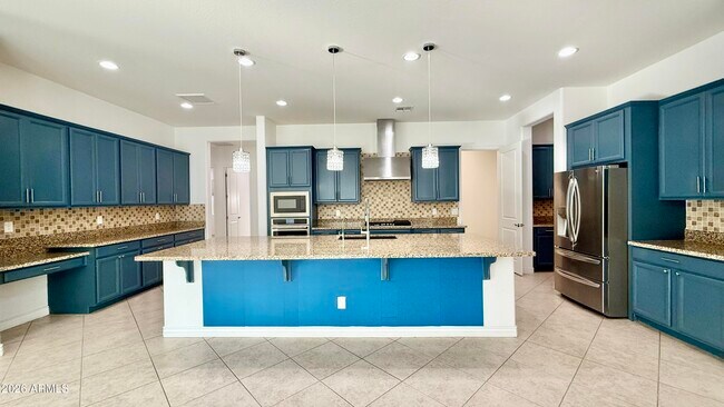 Building Photo - 3355 E Constance Wy