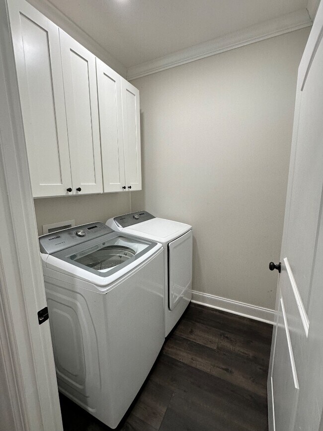 Building Photo - 3918 Old Wolf Rd