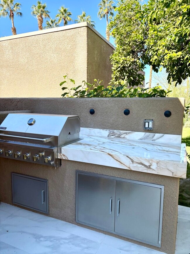 Building Photo - 73323 Boxthorn Ln