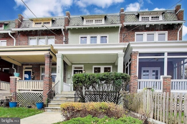 Building Photo - 628 Madison St NW