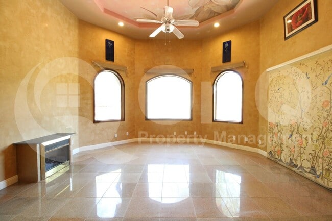 Building Photo - 15118 E Camelview Dr