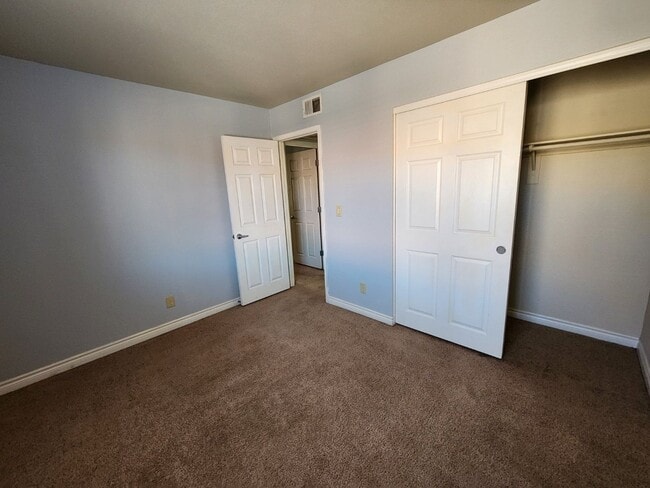Building Photo - Nice Guard Gated Bella Vita Unit with larg...