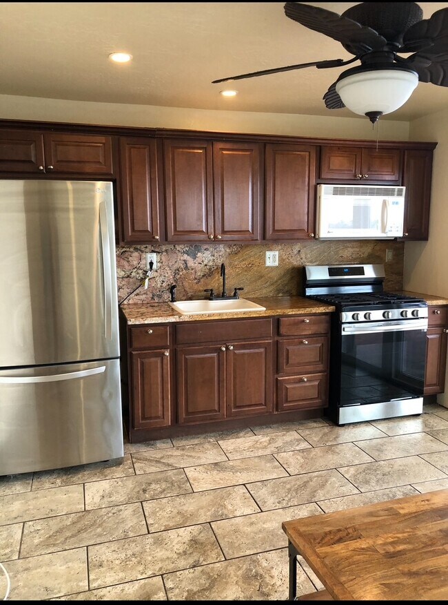 Building Photo - 6693 Del Playa Dr