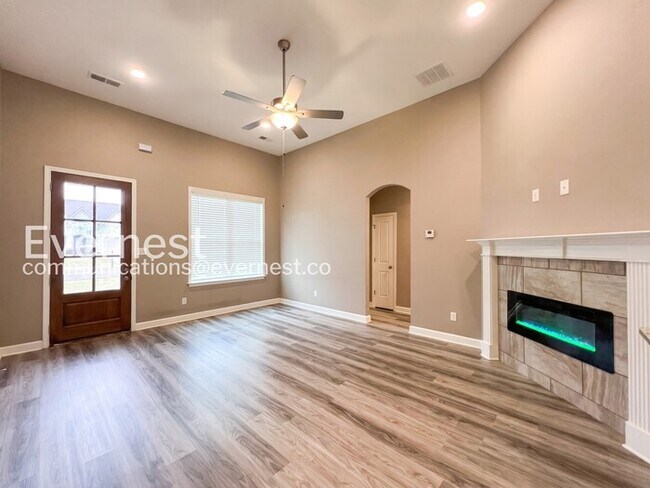 Building Photo - 5670 Matthew Dr