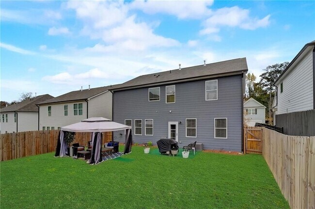 Building Photo - 7246 Gladstone Cir