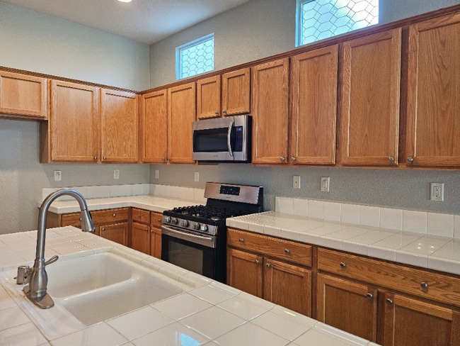 Building Photo - 30636 Parkview Ln