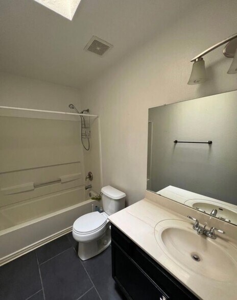 Building Photo - 10219 Andalusian Ave SW