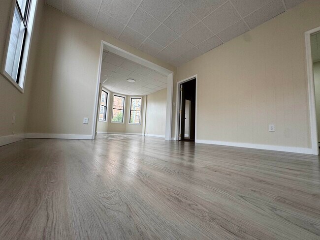 Building Photo - 227 48th St