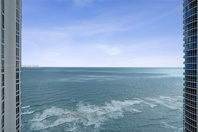 Building Photo - 15901 Collins Ave