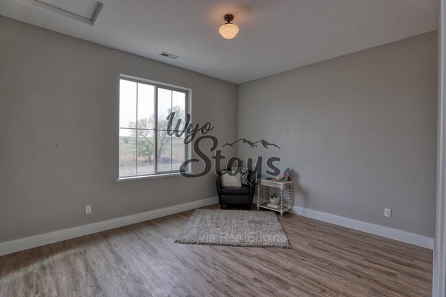Building Photo - 847 Lincoln Dr