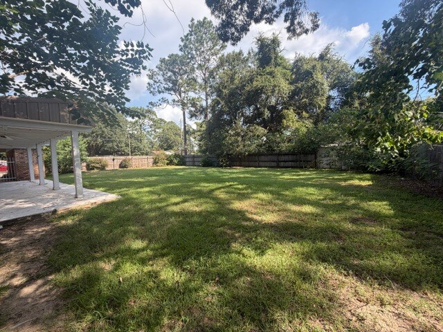 Building Photo - 202 Adams Dr