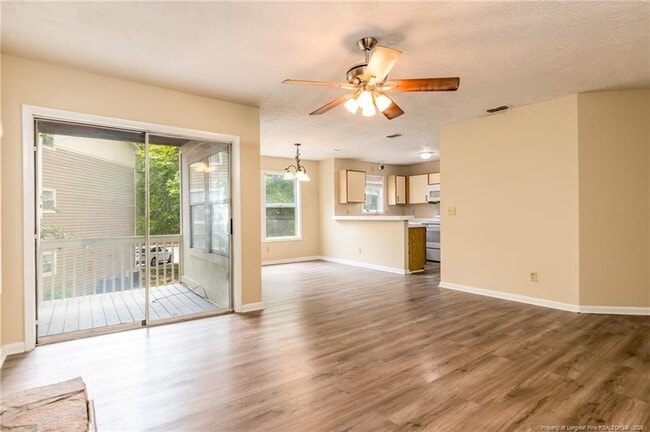 Building Photo - 1018 Wood Creek Dr