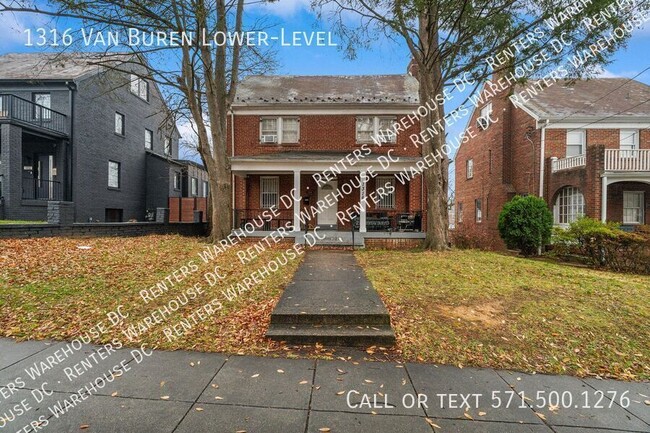 Primary Photo - Charming 1 Bd/1Bth Lower Level Apartment i...