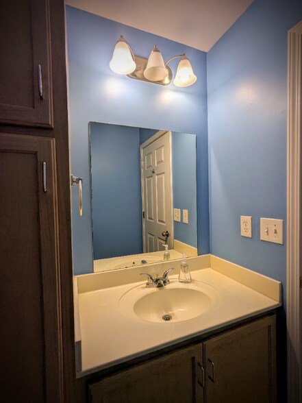 Building Photo - 2696 Wilson Dr NW