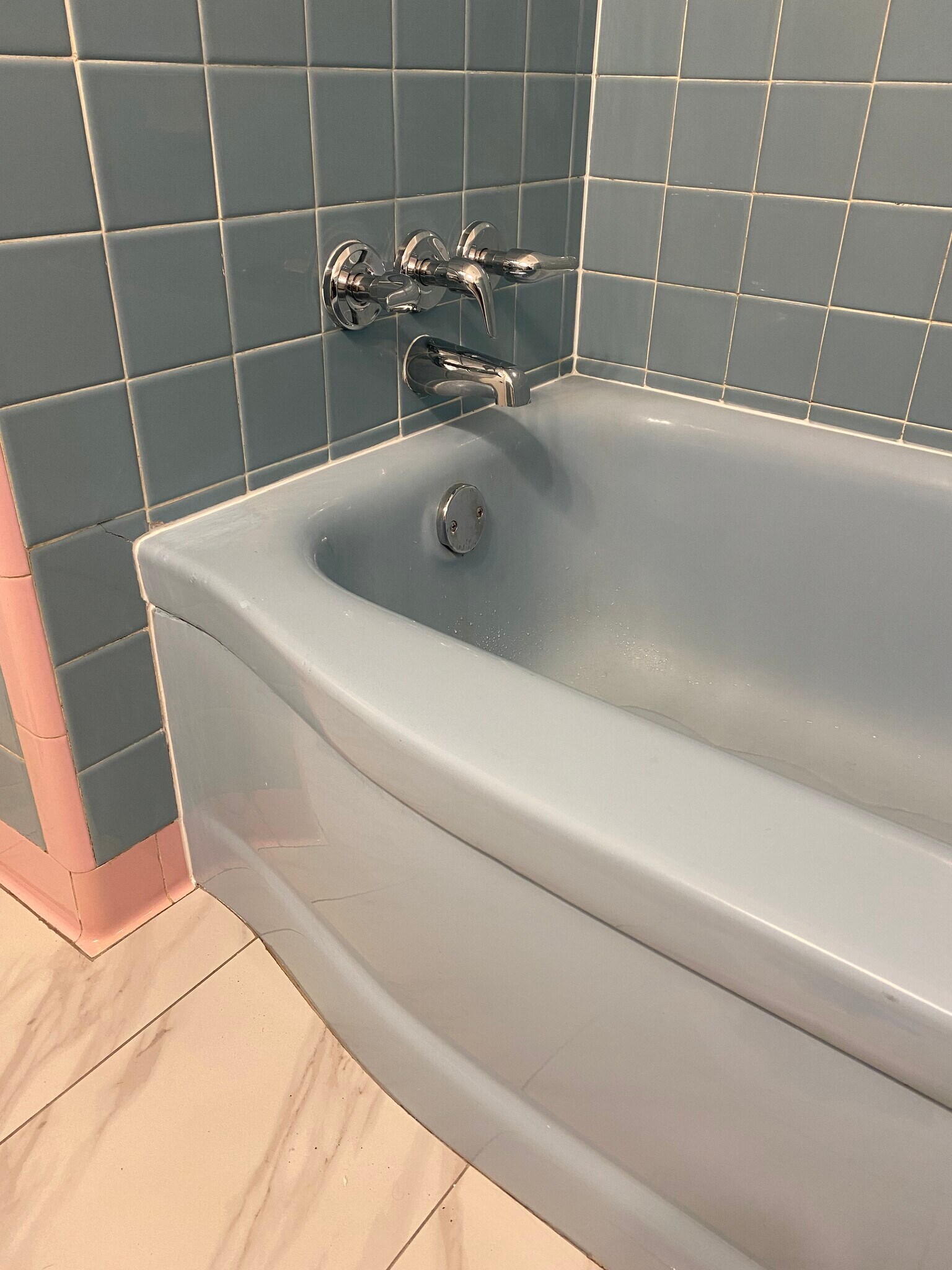 Building Photo - 918 N Graycroft Ave