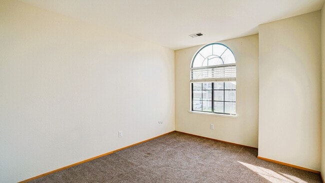 Building Photo - 7202 Ruby Ct