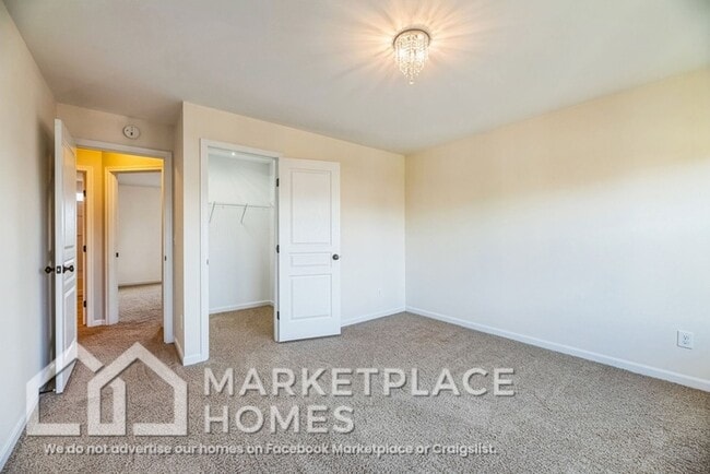 Building Photo - 2807 Bentwood Dr