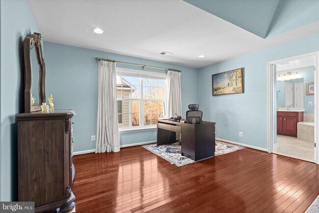 Building Photo - 42770 Keiller Terrace