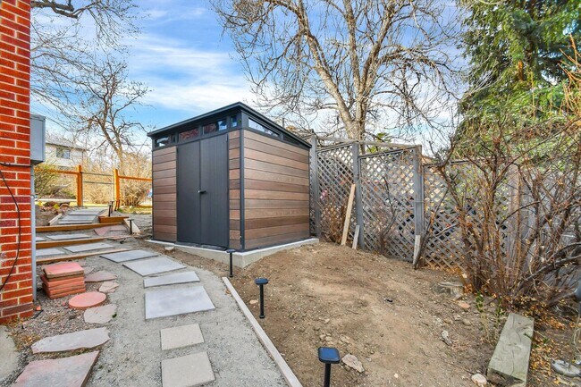 Building Photo - Amazing Backyard Oasis in Applewood - Available Soon - Schedule a tour TOAY!!