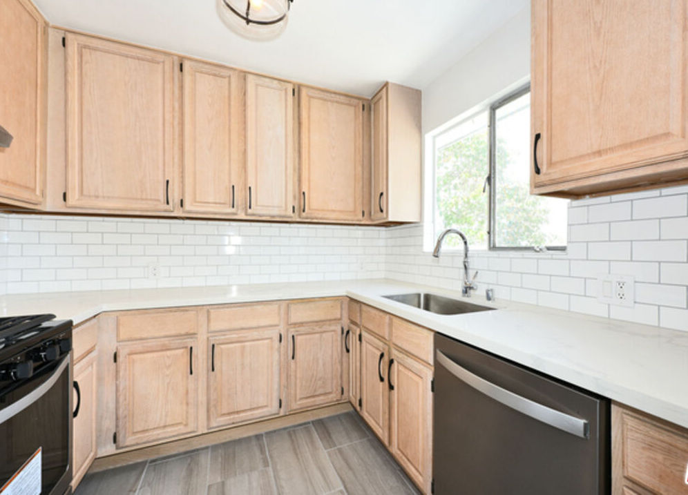 Building Photo - 2427 Centinela Ave
