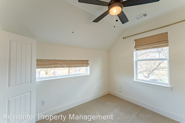 Building Photo - 3 br, 2.5 bath House - 3403 Neal St #A