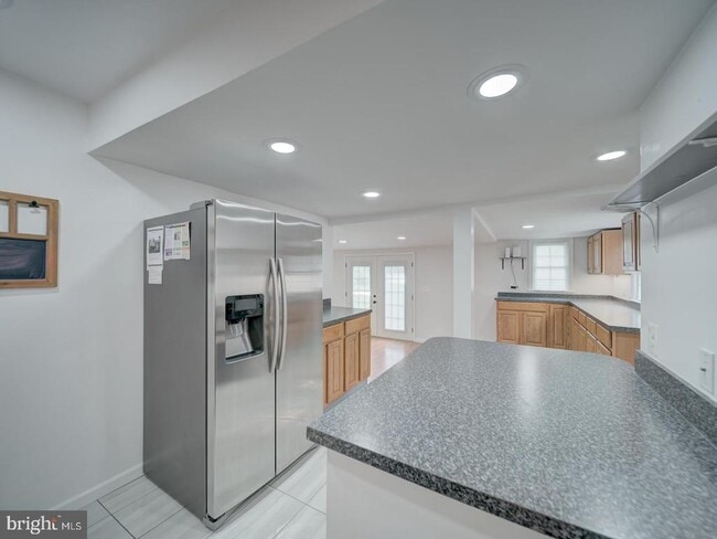 Building Photo - 6625 Harrison Ln
