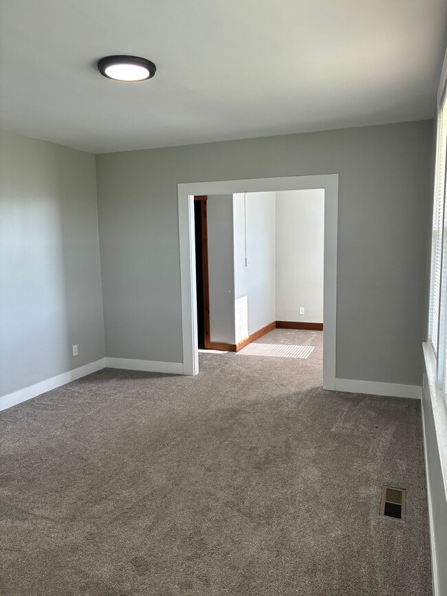Building Photo - 1439 S 350 W
