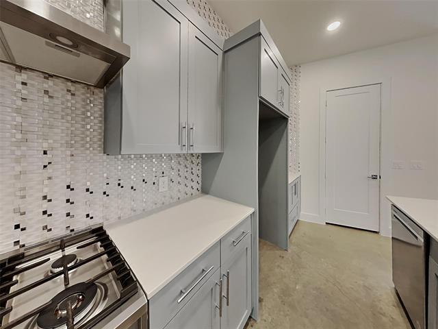 Building Photo - 2343 Vagas St