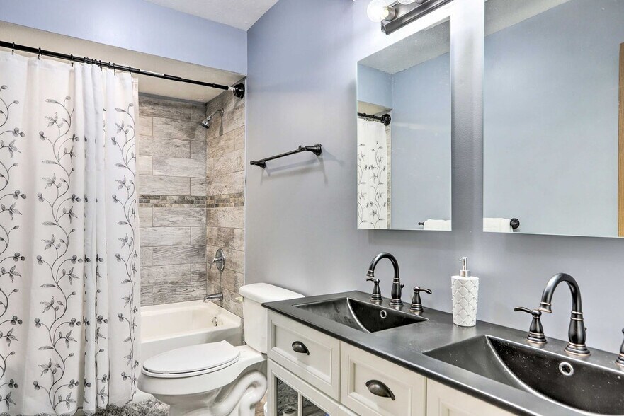 Building Photo - 6834 Woodmeadow Dr