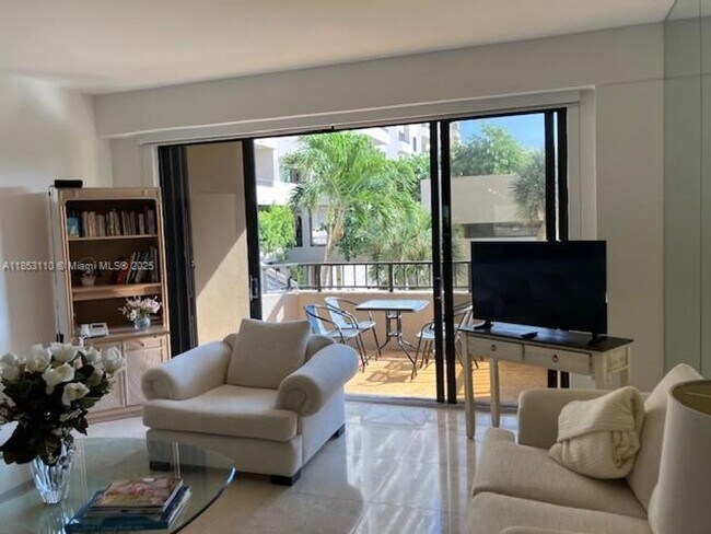 Building Photo - 20191 E Country Club Dr