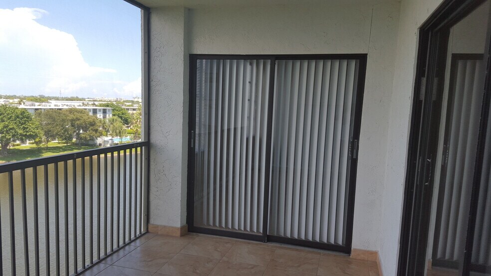 Building Photo - 2215 Cypress Island Dr