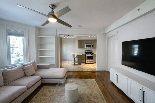 Building Photo - 15 Bearse Ave