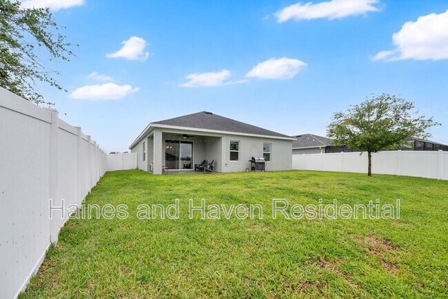 Building Photo - 712 Daphne Dr