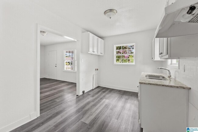 Building Photo - 5000 Court I